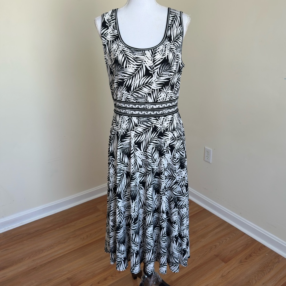 Max Studio Black & White Leaf Print Sleeveless Midi Dress Size L NWT